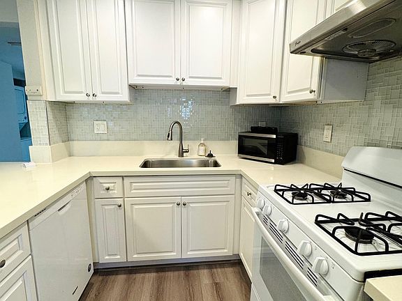 5th image of 800 Grand Ave #23