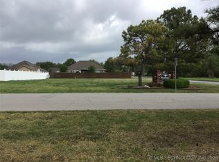 Graham Ave, Pryor, OK 74361