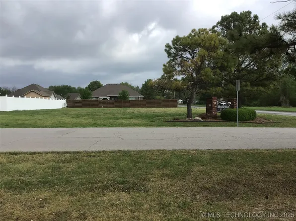 Graham Ave, Pryor, OK 74361