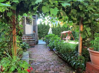 92 Cummins Hwy, Roslindale, MA 02131