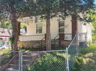 4014 Roanoke Rd, Kansas City, MO 64111