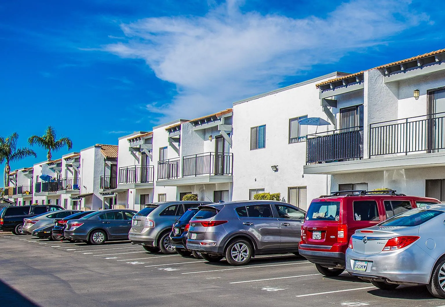 Vista Pacific Apartments — Photo 4