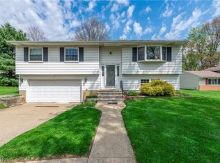 3811 Bramblewood Dr, Brunswick, OH 44212