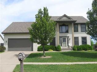 1034 Milstead Dr, Hiawatha, IA 52233