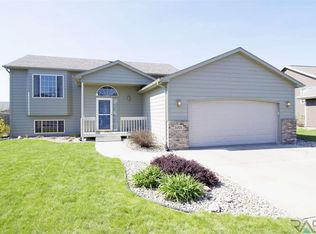 5021 E 4th St, Sioux Falls, SD 57110