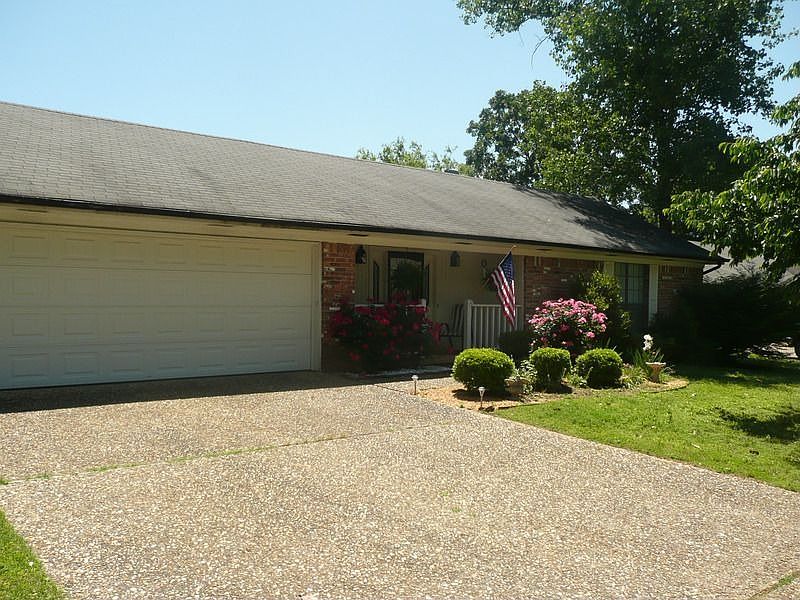 7206 Walnut