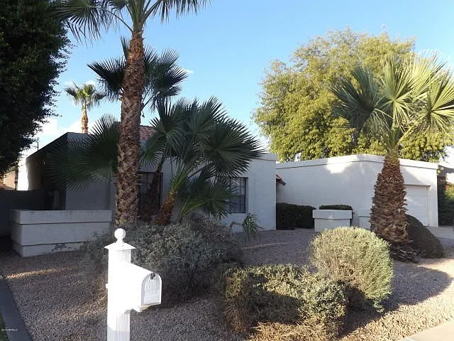 Coming Soon - Convenient Chandler Location - No Hoa — Photo 2
