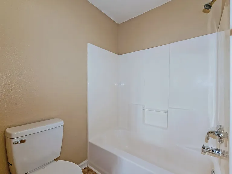 1107 Crescent Dr — Photo 14