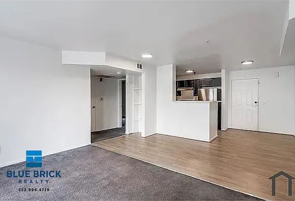 15231 Sherman Way #306 — Photo 6