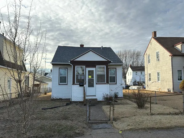 226 S Elmwood Ave, Davenport, IA 52802