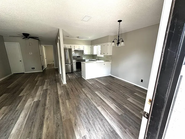 1402 N Adams St #4 — Photo 4