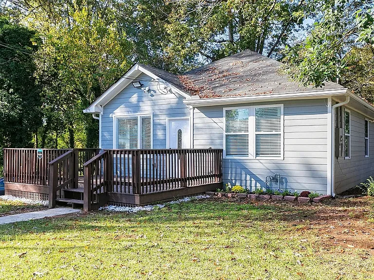 2085 Browns Mill Rd SE — Photo 6