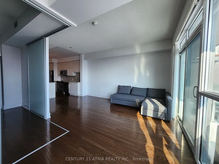26 Norton Ave #1106 — Photo 10