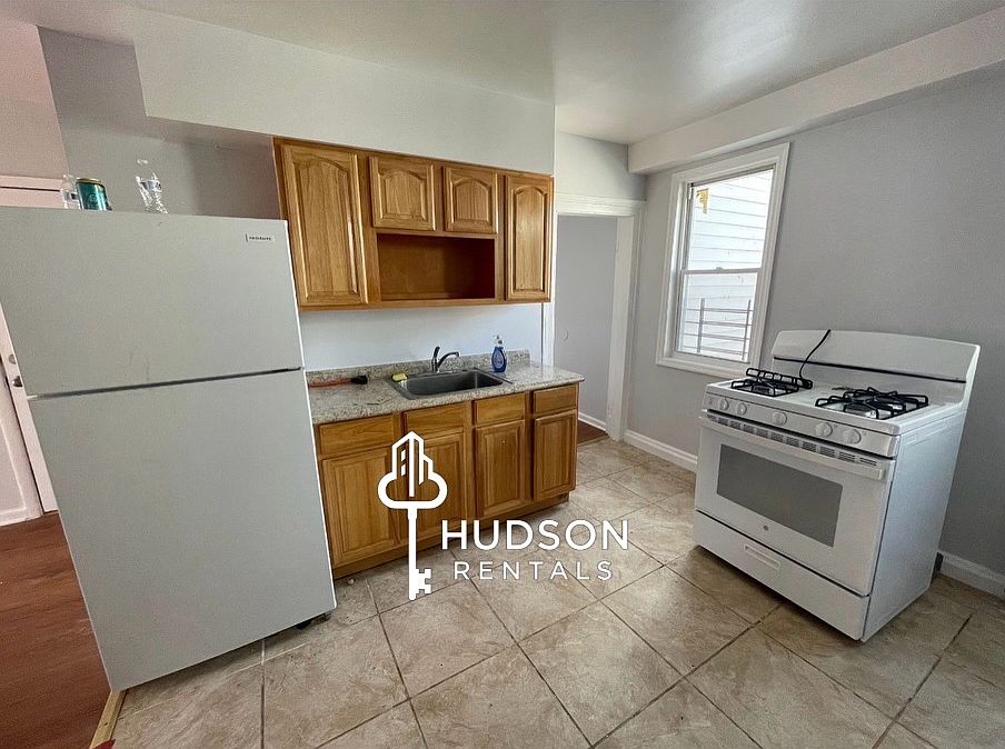 1st image of 56 Jewett Ave #3