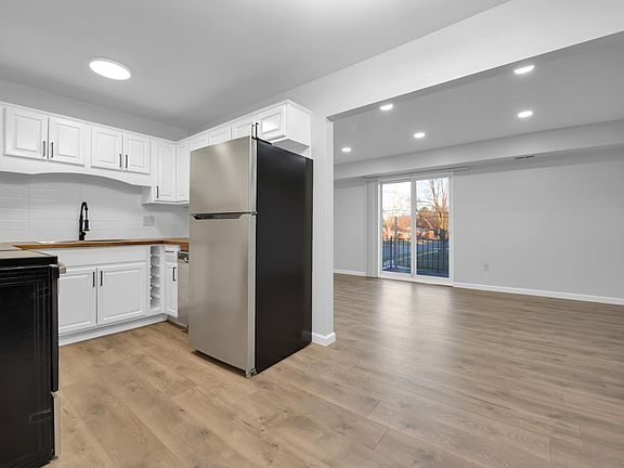4th image of 1300 Dewey St APT 7
