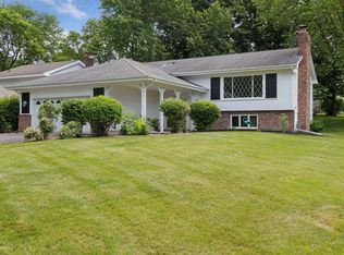 8665 Windward Cir, Eden Prairie, MN 55344