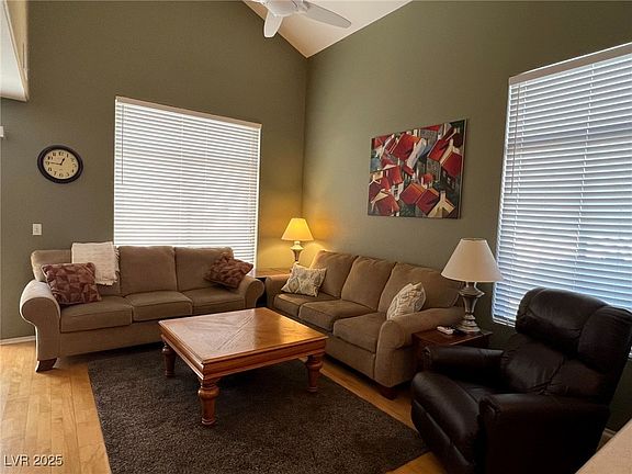 3rd image of 2435 Cliffwood Dr