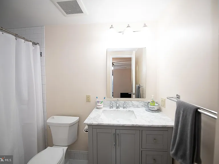 1637 Oakwood Dr #S122 — Photo 16