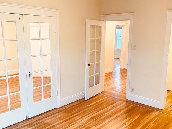 4th image of 2206 Greenwich St APT 301