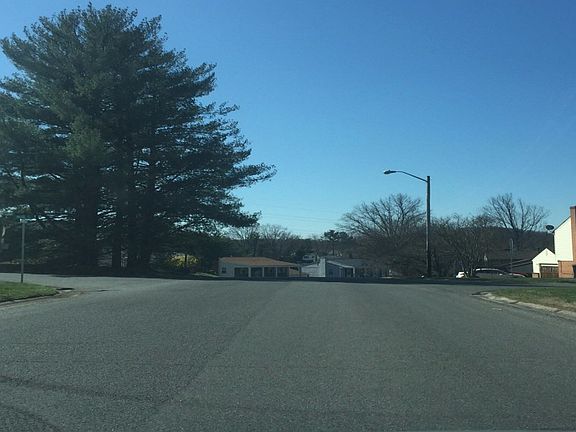 5th image of 745 Finney Dr