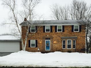 18 Bent Oak Trl, Fairport, NY