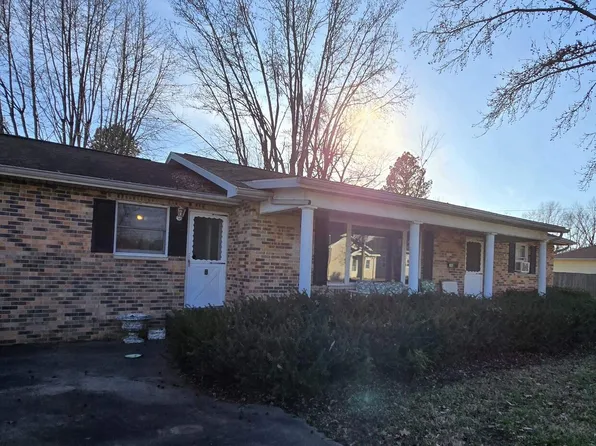 310 E Cleveland St, West Frankfort, IL 62896