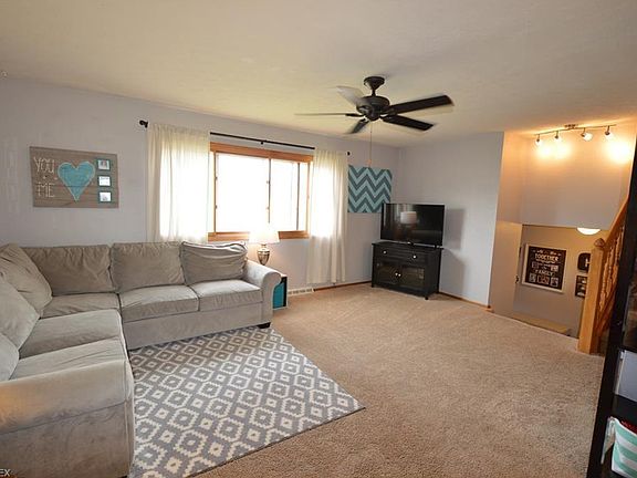 3rd image of 258 Lowrie Blvd
