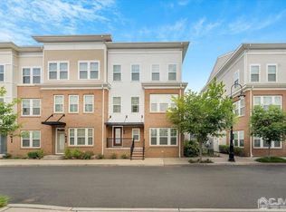 26 Fleet St, North Brunswick, NJ 08902