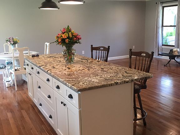 Island with Granite 