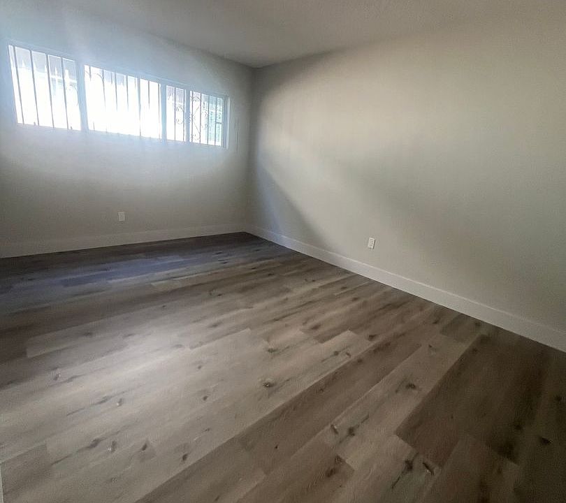 2nd image of 1443 W 105th St #2