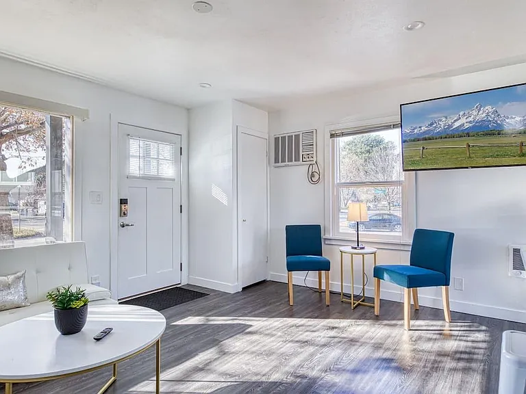 1620 W Boise Ave — Photo 4