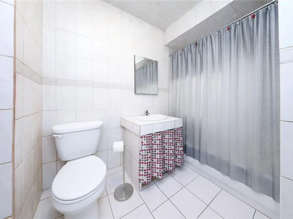 2044 71st Street image 17 of 30