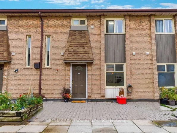 28 Rexdale Blvd #16, Toronto, ON M9W 5Z3
