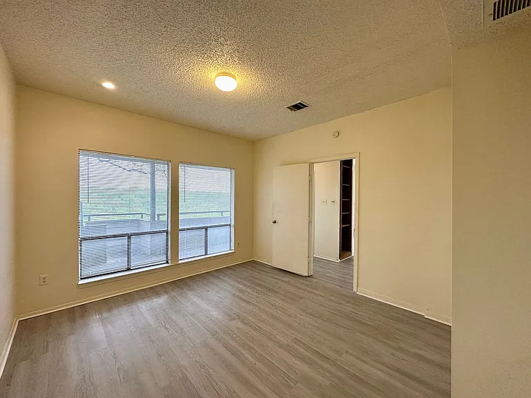 2612 San Pedro St #104-105 — Photo 10