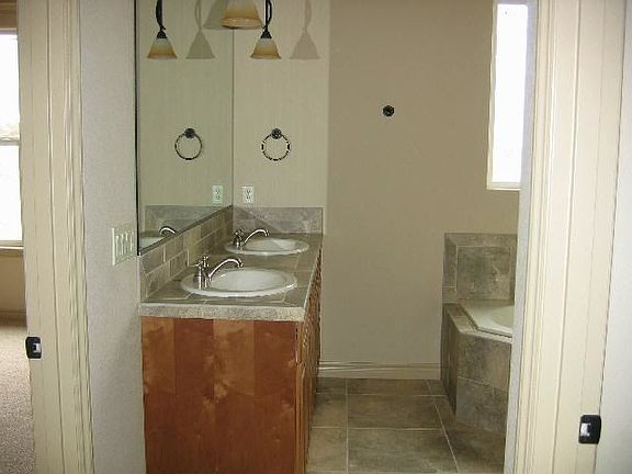 4th image of 8903 6th