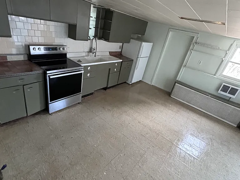 2048 Mahantongo St #2 — Photo 2