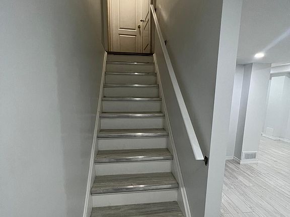 2nd image of 10 Chudleigh Ave #Basement