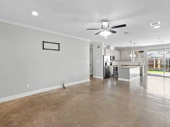 2nd image of 2806 Gordon Ave