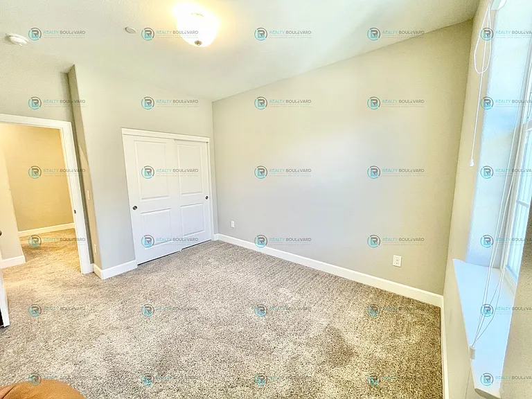 1815 Dark Horse Rd #B — Photo 28
