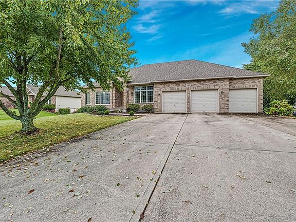 2nd image of 15613 Cedar Ln