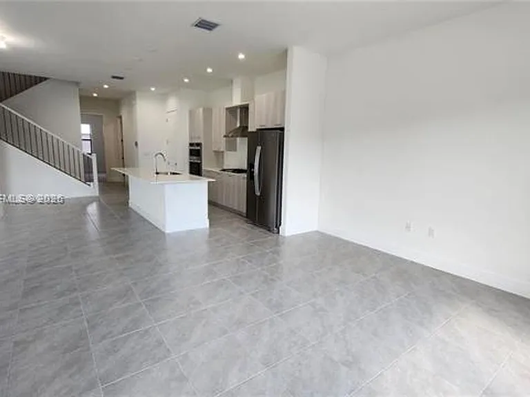 8119 NW 42nd St — Photo 7