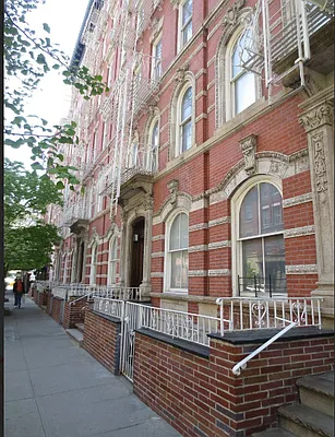 Rented by Waverly Realty Associates | media 2