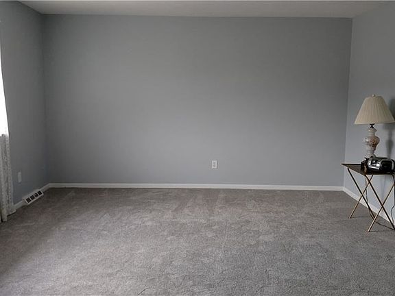 3rd image of 1840 Green Acres Dr