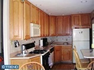 521 Hazel Ave, Folsom, PA 19033