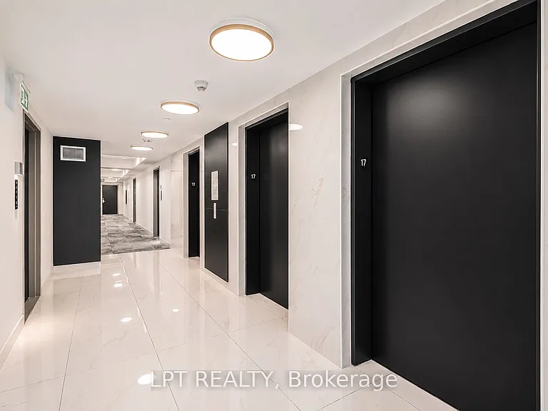 180 George St #1705 — Photo 15