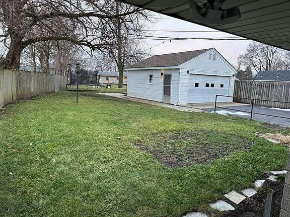 4th image of 2202 Francine Ave