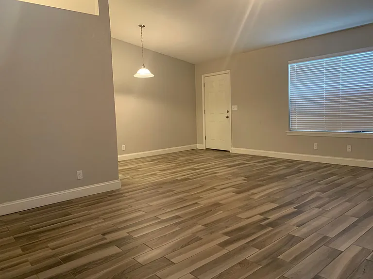 820 Hardy Springs Cir #B — Photo 8
