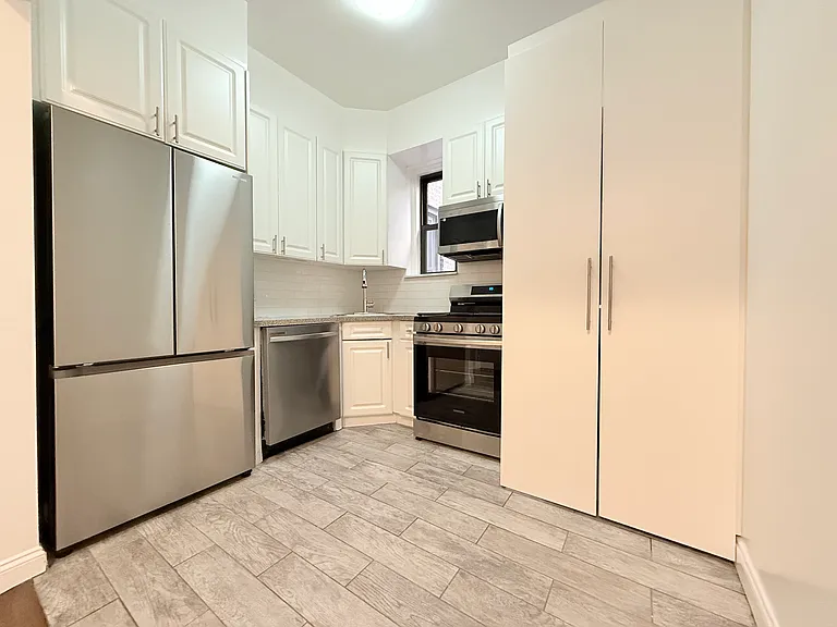 211 W 102nd St #4C — Photo 2