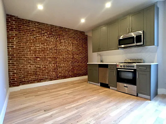 Rented by Bohemia Realty Group | media 20