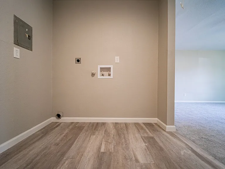 5866 Cliff Path — Photo 12
